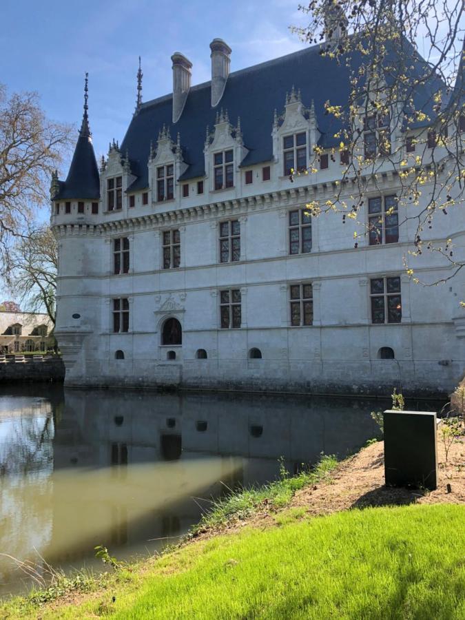 Logis Du Lievre D'Or Panzió Montbazon Kültér fotó